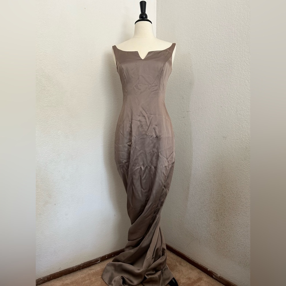 Vera Wang | Bridesmaid / Wedding Guest Formal Dress in a Gray Copper US 4